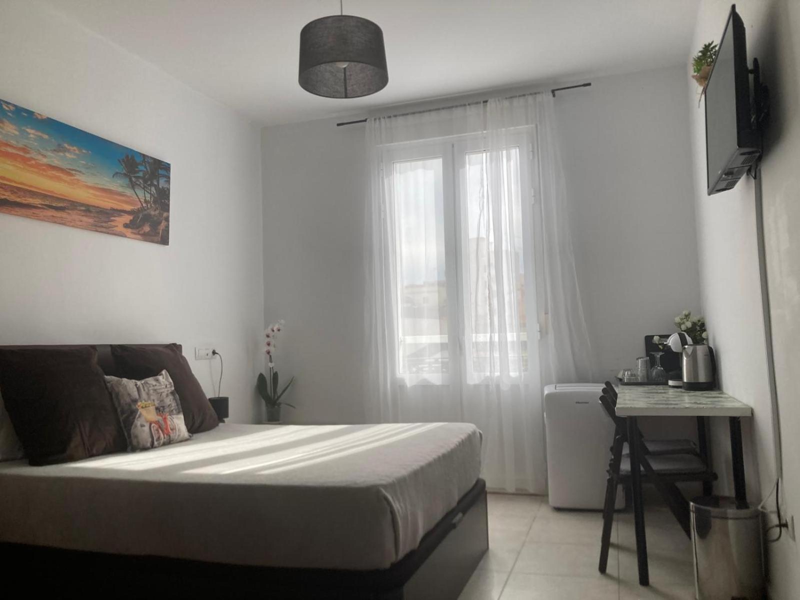 Room With Private Bathroom And Balcony Nearby The Mercado Central, Center And Beach Alicante Esterno foto